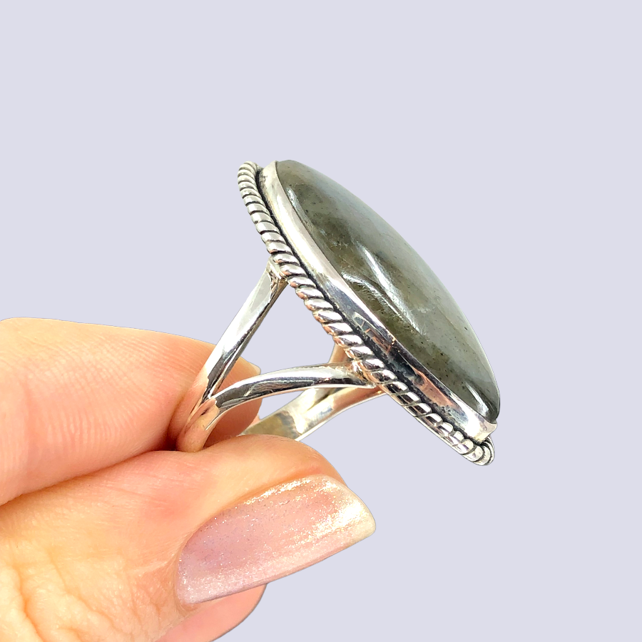 Sterling Silver Ring With Labradorite, Size 9