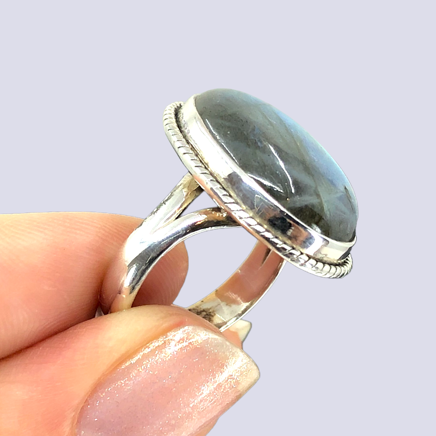 Sterling Silver Ring With Labradorite, Size 6.5