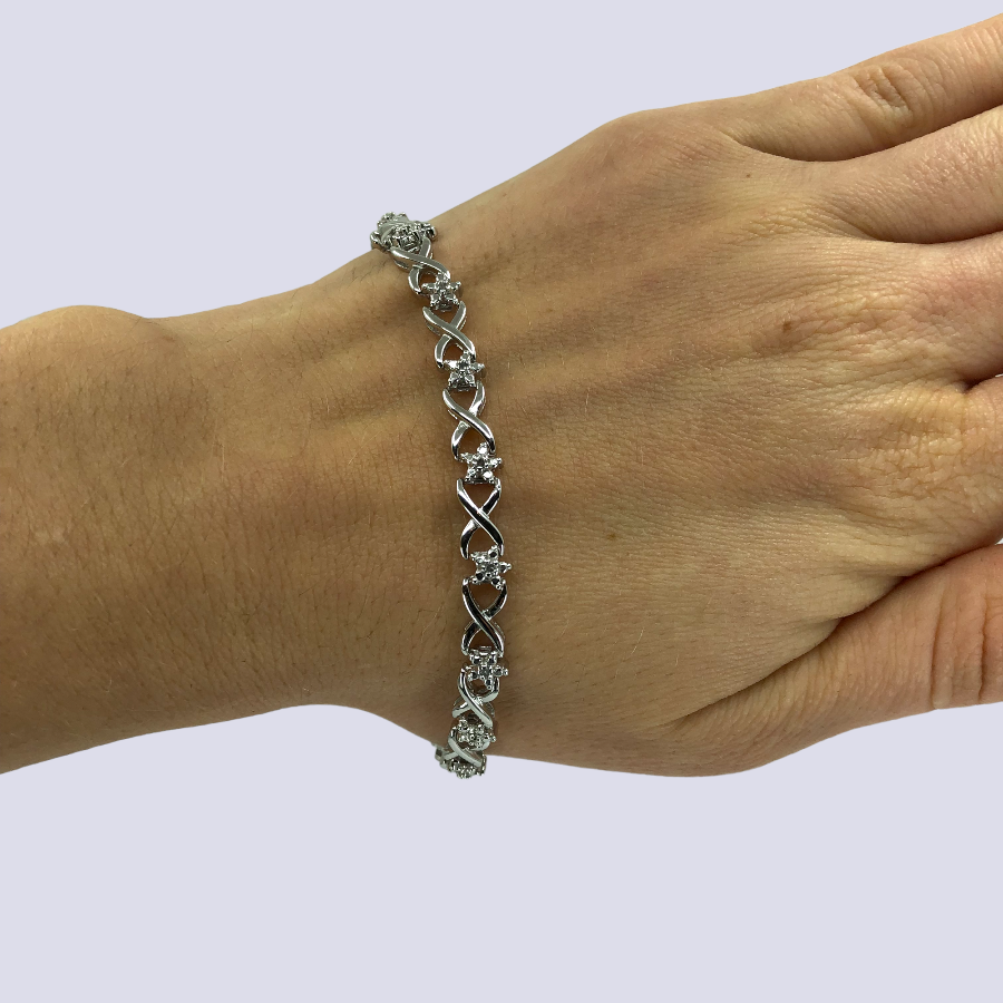 925 Sterling Silver Infinity Bracelet With Stars Inlaid With Diamonds