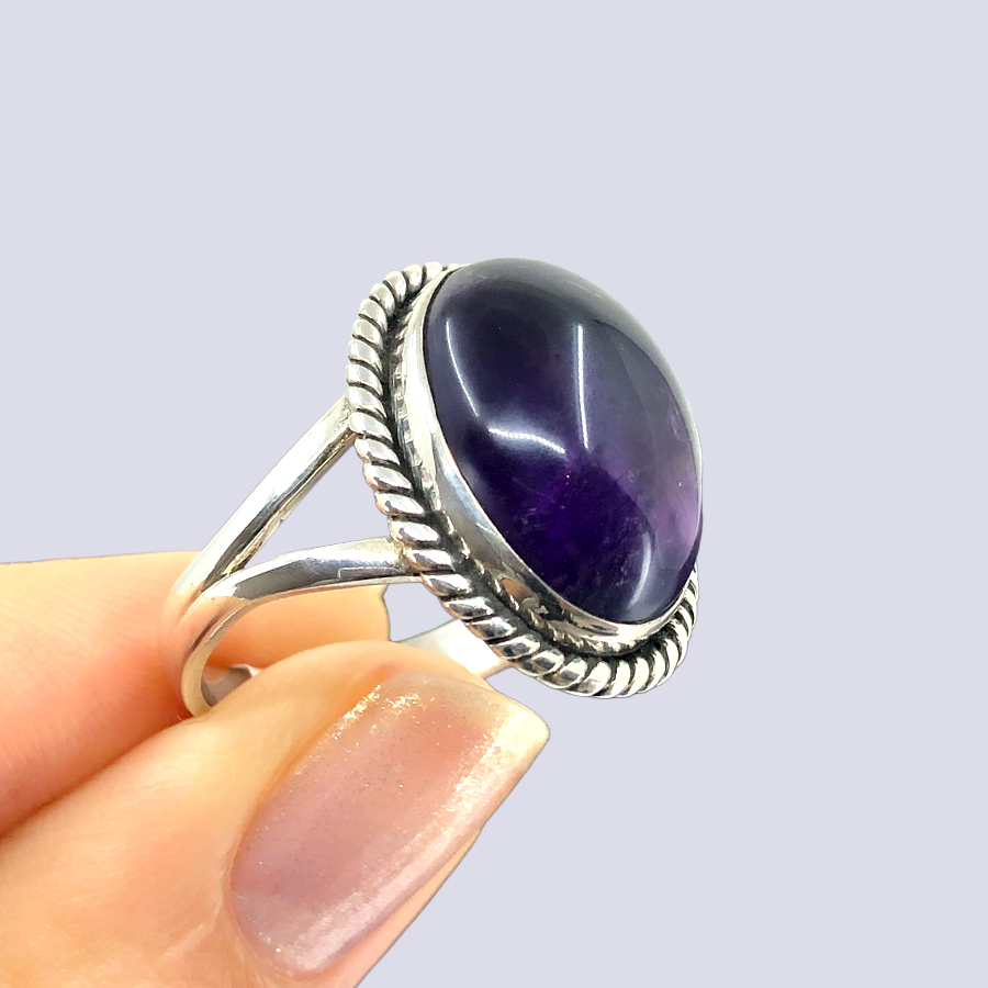 Sterling Silver Ring With Big Oval Amethyst, Size 10