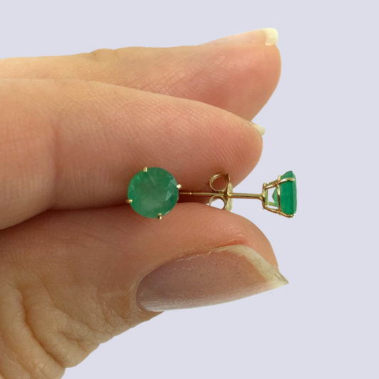 14K Yellow Gold Stud Earrings Inlaid With Natural Emerald