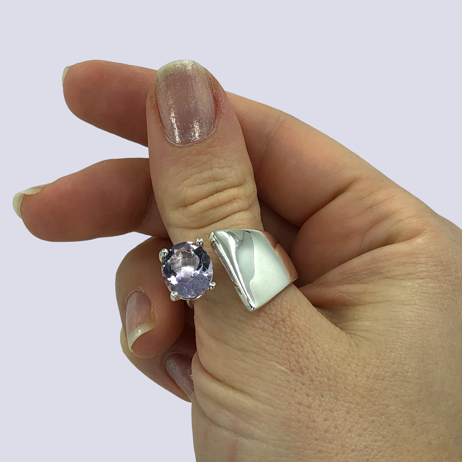 925 Sterling Silver Ring With Lilac Amethyst, Size 9 (Adjustable)